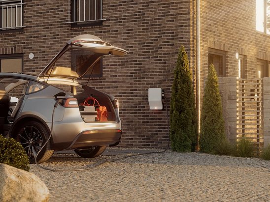 Landhaus-142-modern-Strasse-Klinker-WallBox